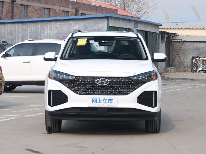 北京现代 2.0L 正前