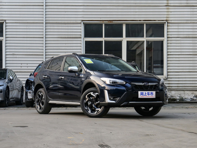 斯巴鲁  2.0i 右前正45度