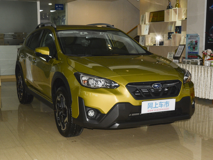 斯巴鲁  2.0i 右前正45度