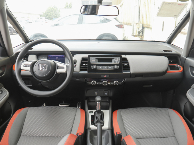 东风本田  1.5L CVT 大中控全景