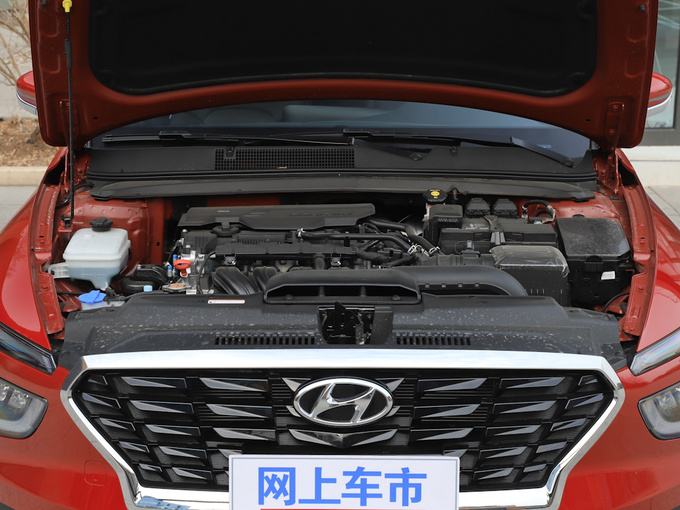 北京现代  1.8L 发动机舱
