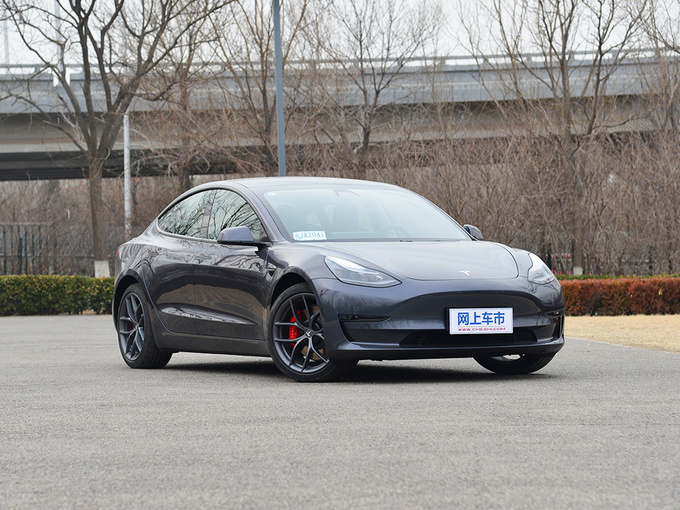 特斯拉（国产）   右前正45度