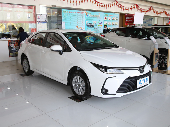 一汽丰田  1.2T 右前正45度