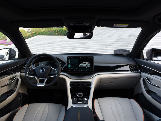 比亚迪  DM-i 110KM 大中控全景