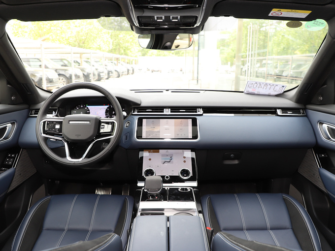 路虎  P340 R-DYNAMIC 大中控全景