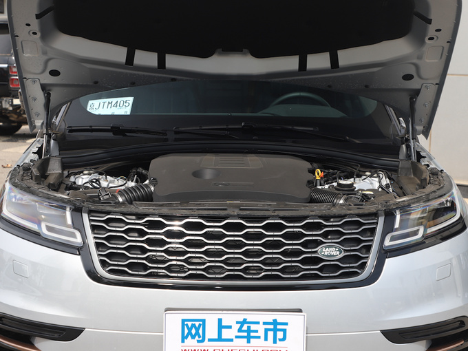 路虎  P340 R-DYNAMIC 发动机舱