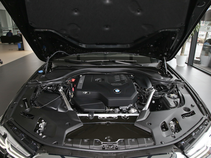 華晨寶馬  改款 525Li 發動機艙