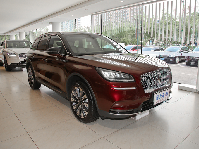 长安林肯  2.0T 右前正45度