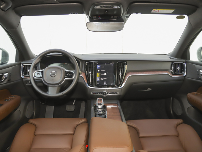 沃尔沃亚太  B4 大中控全景