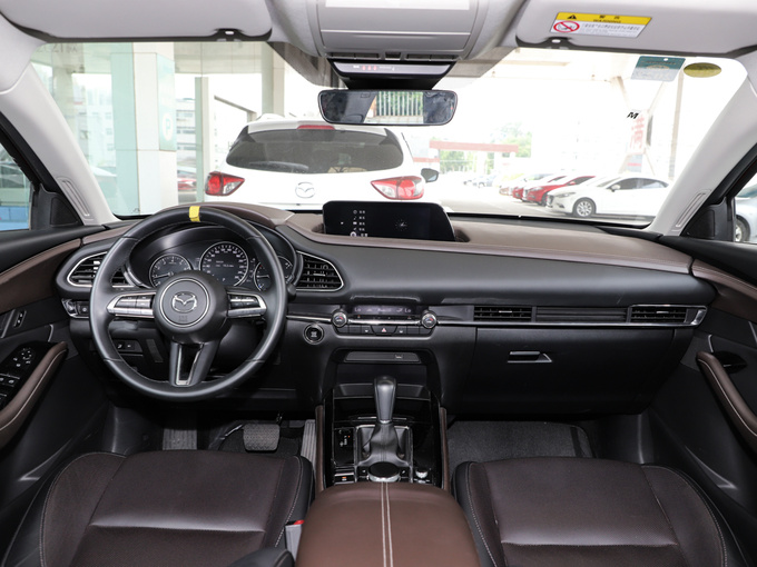 长安马自达  2.0L 大中控全景