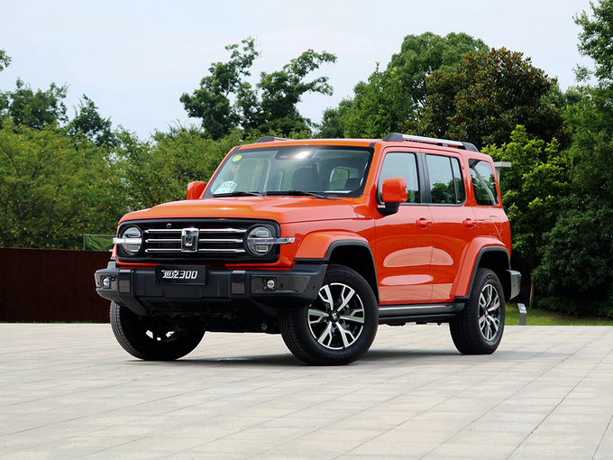 坦克  城市版 2.0T 左前正45度