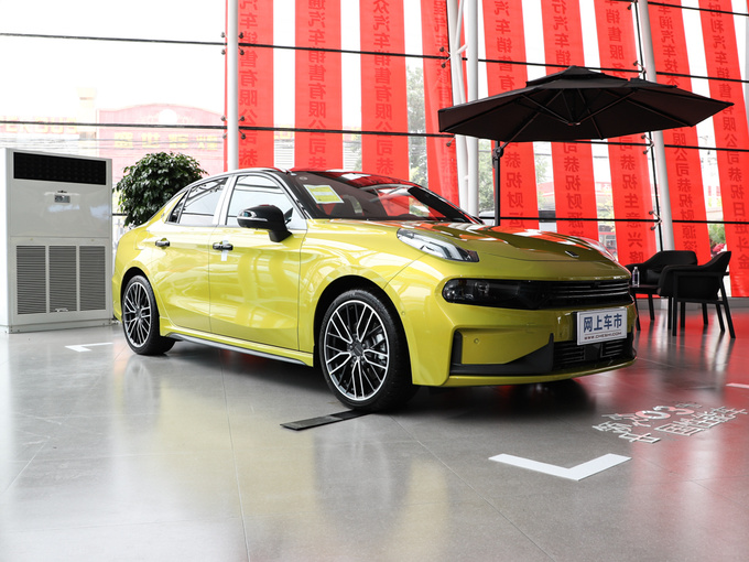 领克  03+ 2.0TD 右前正45度