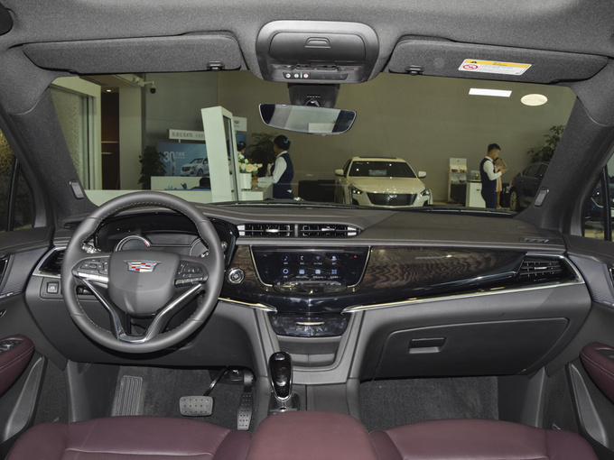   2.0T 七座四驱豪华型 大中控全景