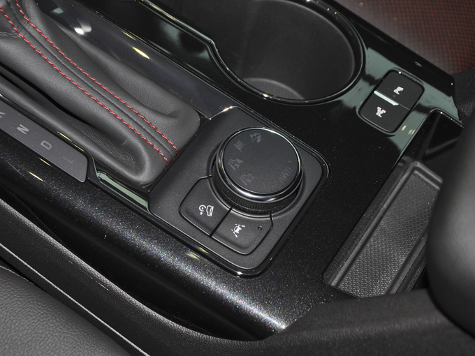 雪佛兰（国产）  轻混 650T RS Twin-Clutch四驱7座