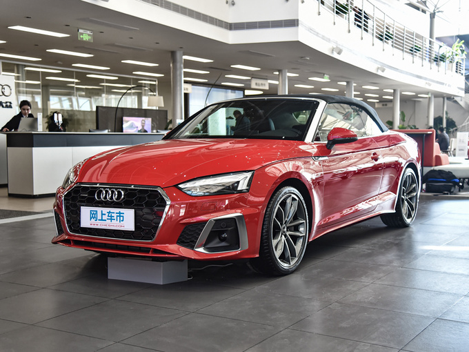   Cabriolet 45 TFSI quattro 左前正45度