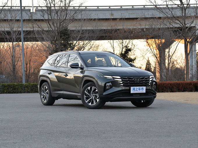 北京现代  途胜L 2.0L 右前正45度