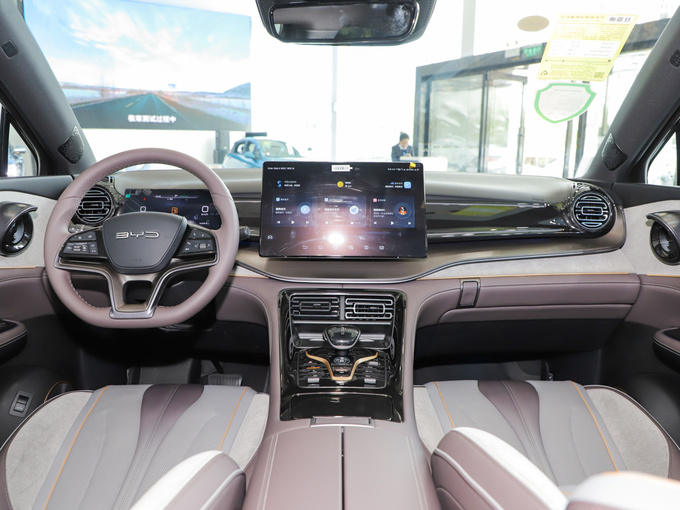 比亚迪  DM-i 100KM