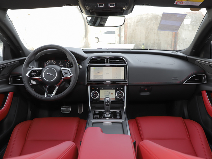 奇瑞捷豹路虎  2.0T 250PS R-DYNAMIC