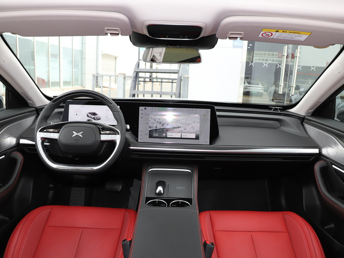 小鹏汽车  P7i 610 Max 大中控全景