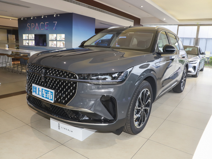 长安林肯  2.0T 左前正45度