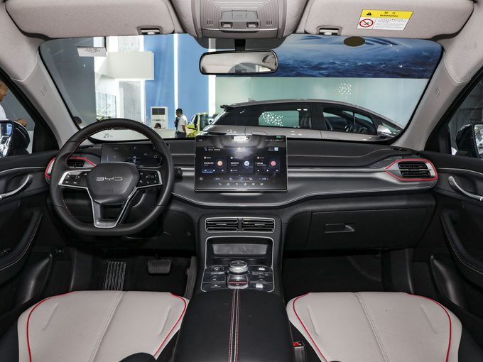 比亚迪  冠军版 DM-i 55KM