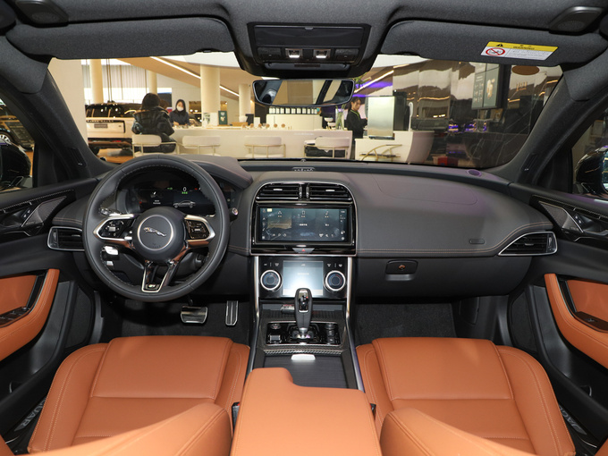 奇瑞捷豹路虎  2.0T 250PS R-DYNAMIC