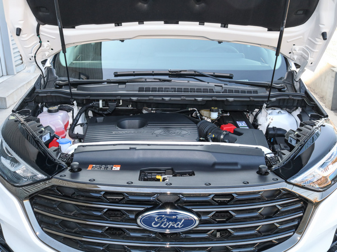 福特ecoboost245发动机,福特ecoboost225发动机 长安福特 plus ecoboost 245 两驱豪锐型 发动机舱