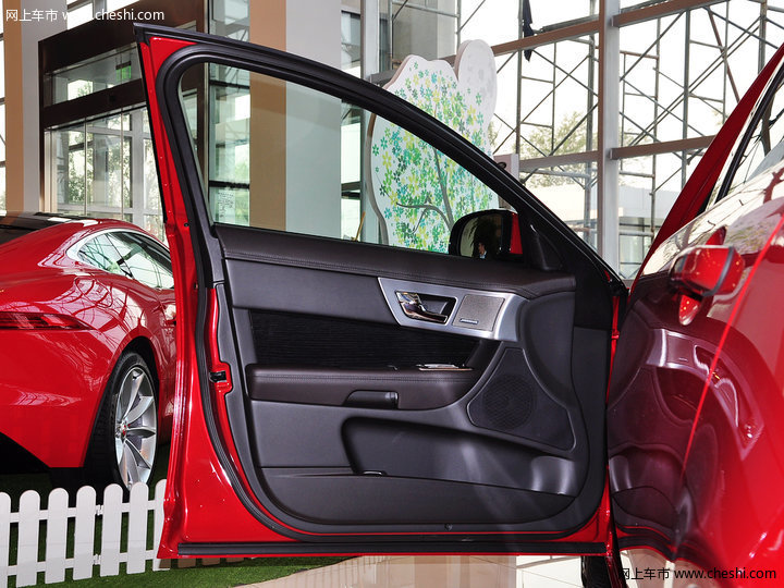 捷豹XF 2015款 3.0 SCR-Sport 豪华版车厢座椅