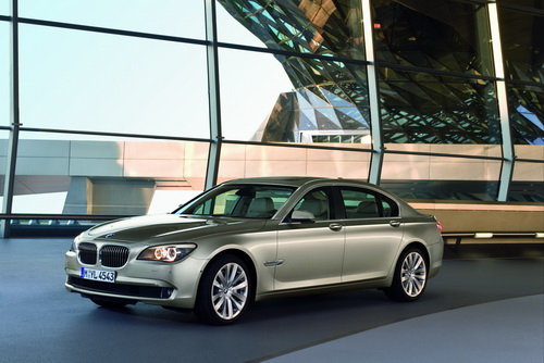 拼搏路上的红酒人——访潍坊广宝bmw7系车主_宝马7系_潍坊车市-网上车