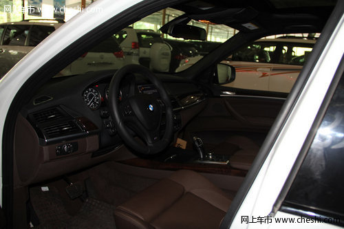 宝马X5最新款 天津港现车巨幅优惠热售中