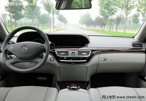 奔驰S65AMG新款 天津港零利润优惠55万元