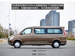 后排空间很强大 体验福田蒙派克9座MPV
