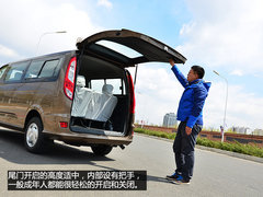 后排空间很强大 体验福田蒙派克9座MPV