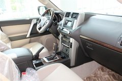 豐田霸道4000中東版 天津港現(xiàn)車狂甩52萬