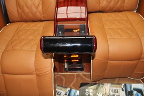 奔驰威霆顶级改装商务 自贸区享经典回馈-图8