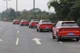 啟辰星擔(dān)綱婚車隊(duì) “女王嫁到、全城熱戀”集體婚禮儀式順利舉辦