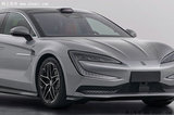 仰望旗艦轎跑U7無偽實拍！車長超5.2米，車重3噸