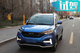 六萬就買雙大屏、無匙進(jìn)入SUV  這輛哪吒有啥真本事
