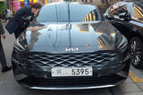 起亞全新K8實車街拍！搭1.6T/奔馳E級同款內(nèi)飾