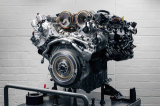 宾利发布超高性能V8插电混动系统，动力更强，W12的平替来了！