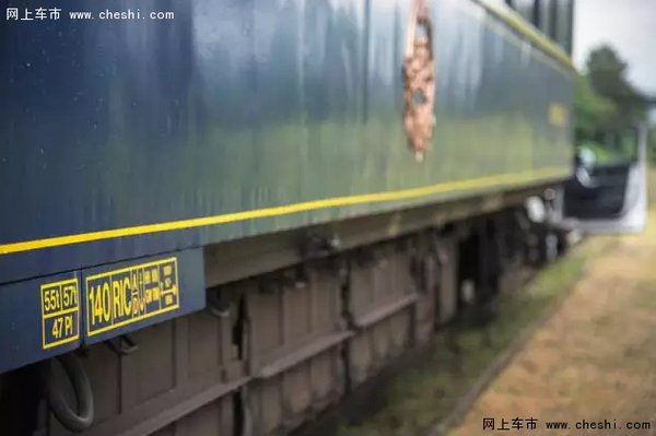 跑火车不如拖火车-图1