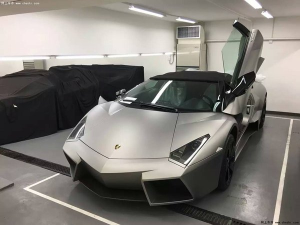 兰博基尼雷文顿 限量冰蓝色现车一台实拍-图2