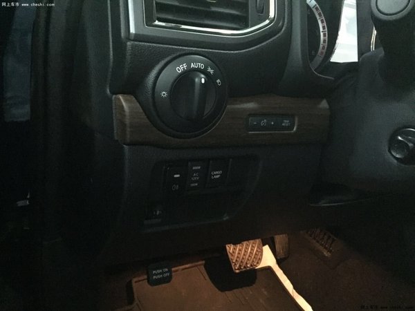 全新日产尼桑泰坦现车 威猛皮卡底降行情-图7