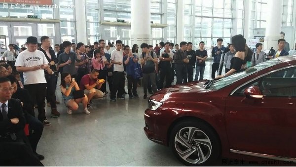 精致动感两厢车DS 4S亮相厦门五一车展-图1
