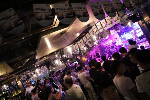 吉利帝豪GS青春“郑”发声 全城得劲嗨-图10