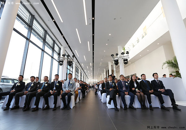 BMW授权经销商西安运通博宝隆重开业-图1