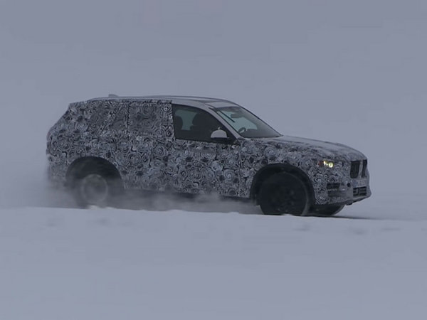 宝马新一代X5年底发布 与全新7系同平台-图3