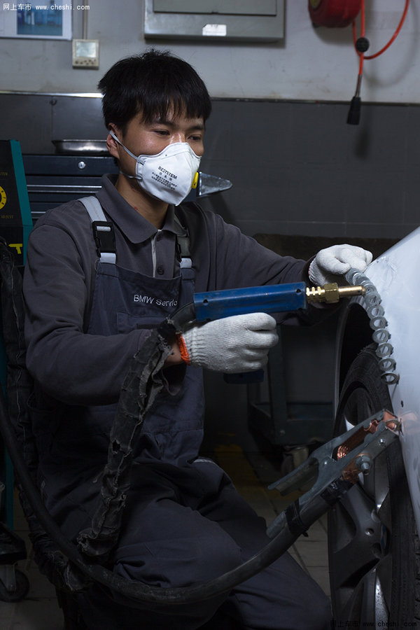 自1997年开始从事汽车维修服务行业,2012年加入宝马4s店至今.