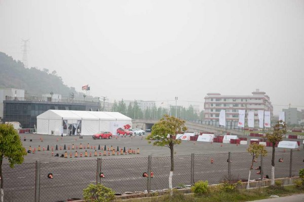 此次活动设在风景秀丽的温州瑶溪国际赛车场