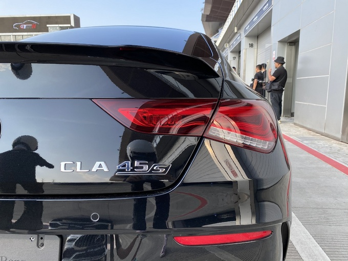 奔驰AMG CLA 45 S抢先实拍 搭2.0T/今晚上市-图12